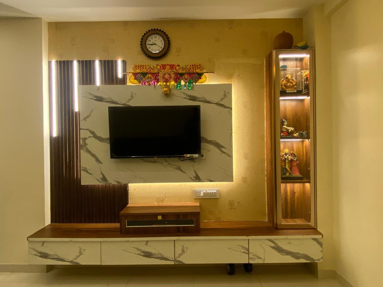 Contemporary Bedroom & Wardrobe